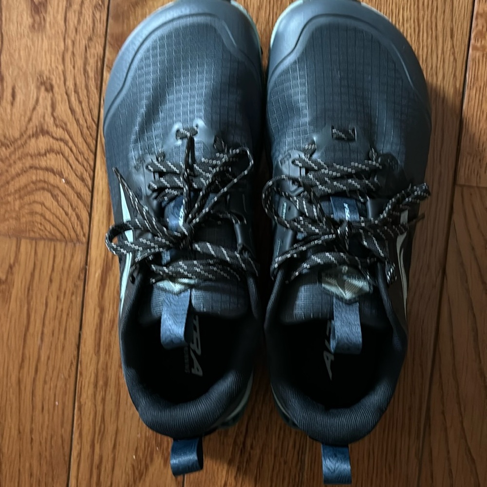 Altra Lone Peak 8 Trail Running Shoes women’s